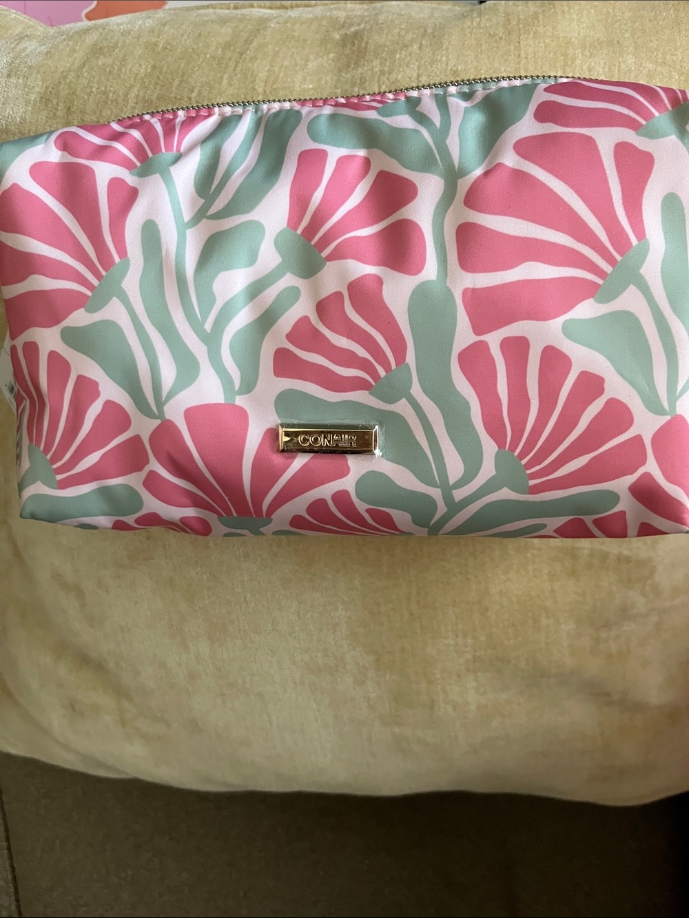 Conair Floral Zip Cosmetic Pouch in Pink and Mint